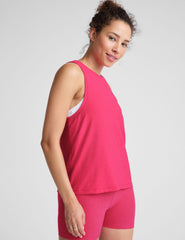 pink tank top
