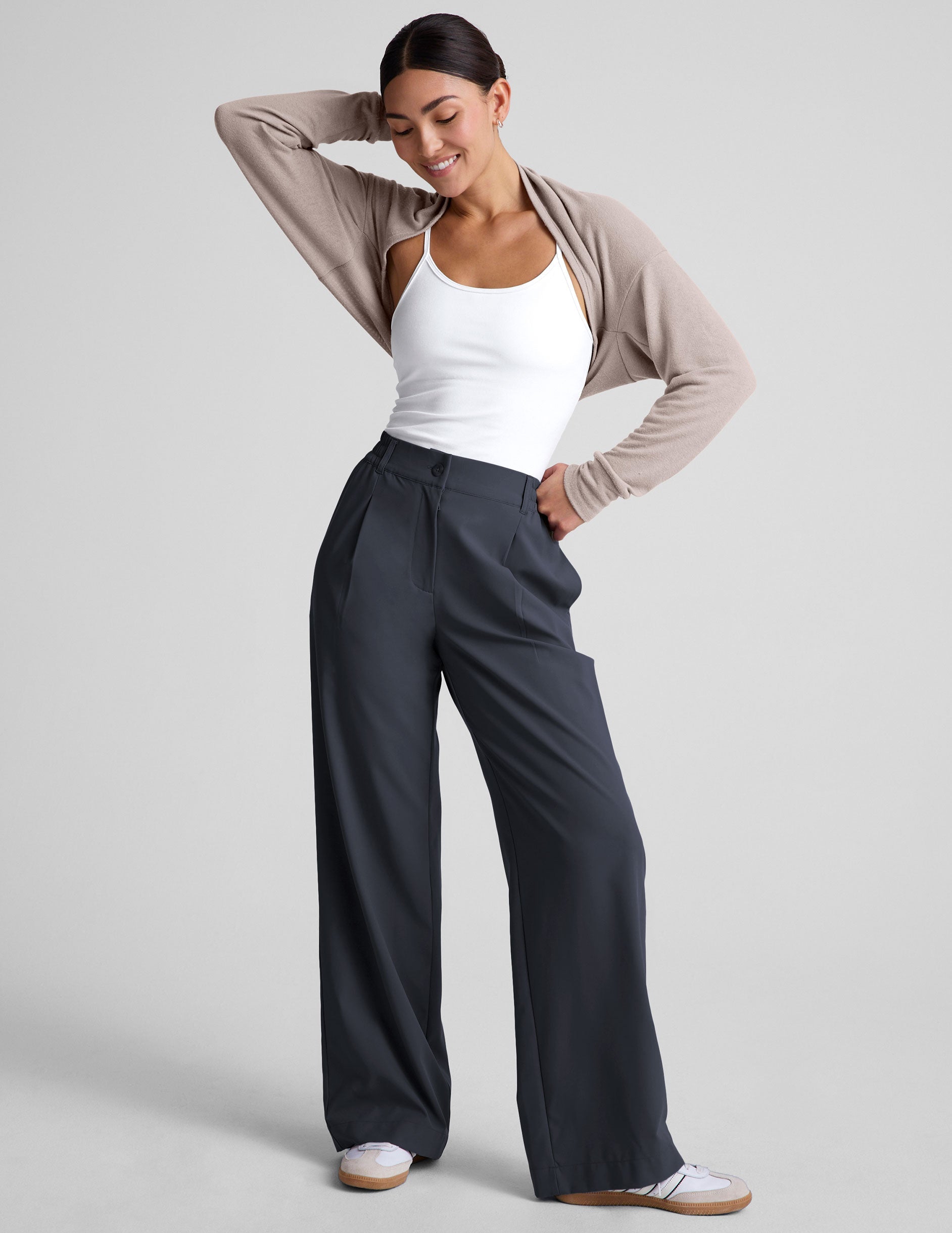 blue trouser pant with pocket at both sides.